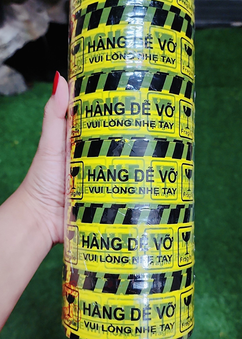 Băng Keo Dính In Hàng Dễ Vỡ Nguyên Cây 6 Cuộn Bản 48 mm-loại 100 yard Thông Dụng, Tiện Lợi