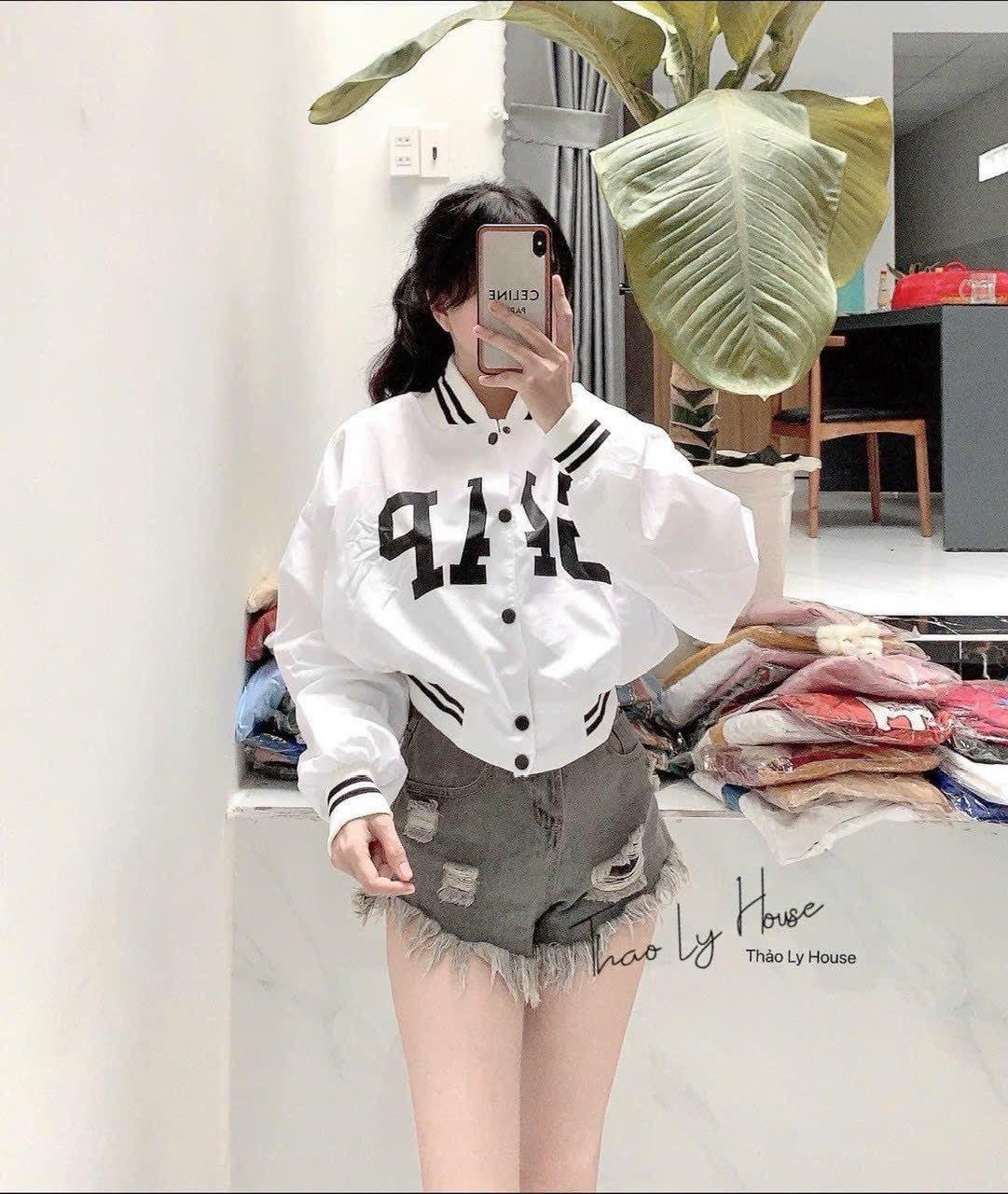 Áo Khoác Dù Nữ Siêu Đẹp Phối Dáng Form Rộng kiểu Lửng Lưng Hình Chữ In Siêu Nét Có Chun Co Dãn Vải Tốt Hàng Hot Trend HTM FASHION