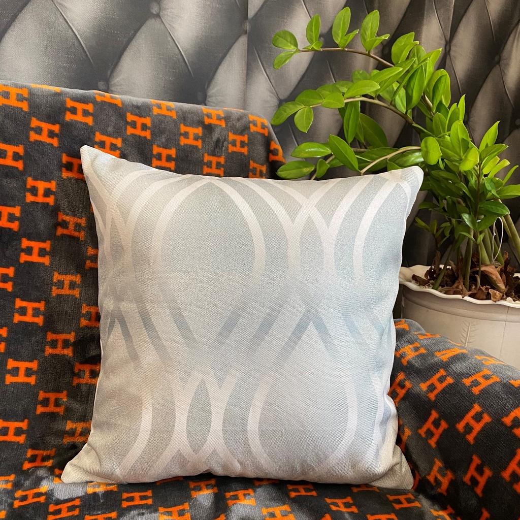 Gối Sofa Họa Tiết Sọc Xám Bạc Hiện Đại - Gối Tựa Lưng Sofa Phù Hợp Trang Trí Nhà Cửa - Chất Liệu Vải Bố - Kích Thước 45x45cm