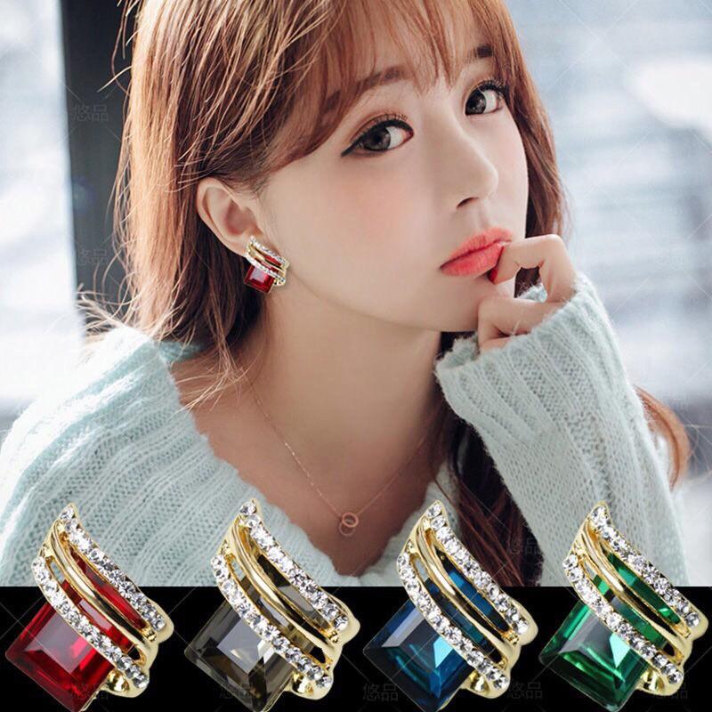 Khuyên tai hàn quốc Rhinestone