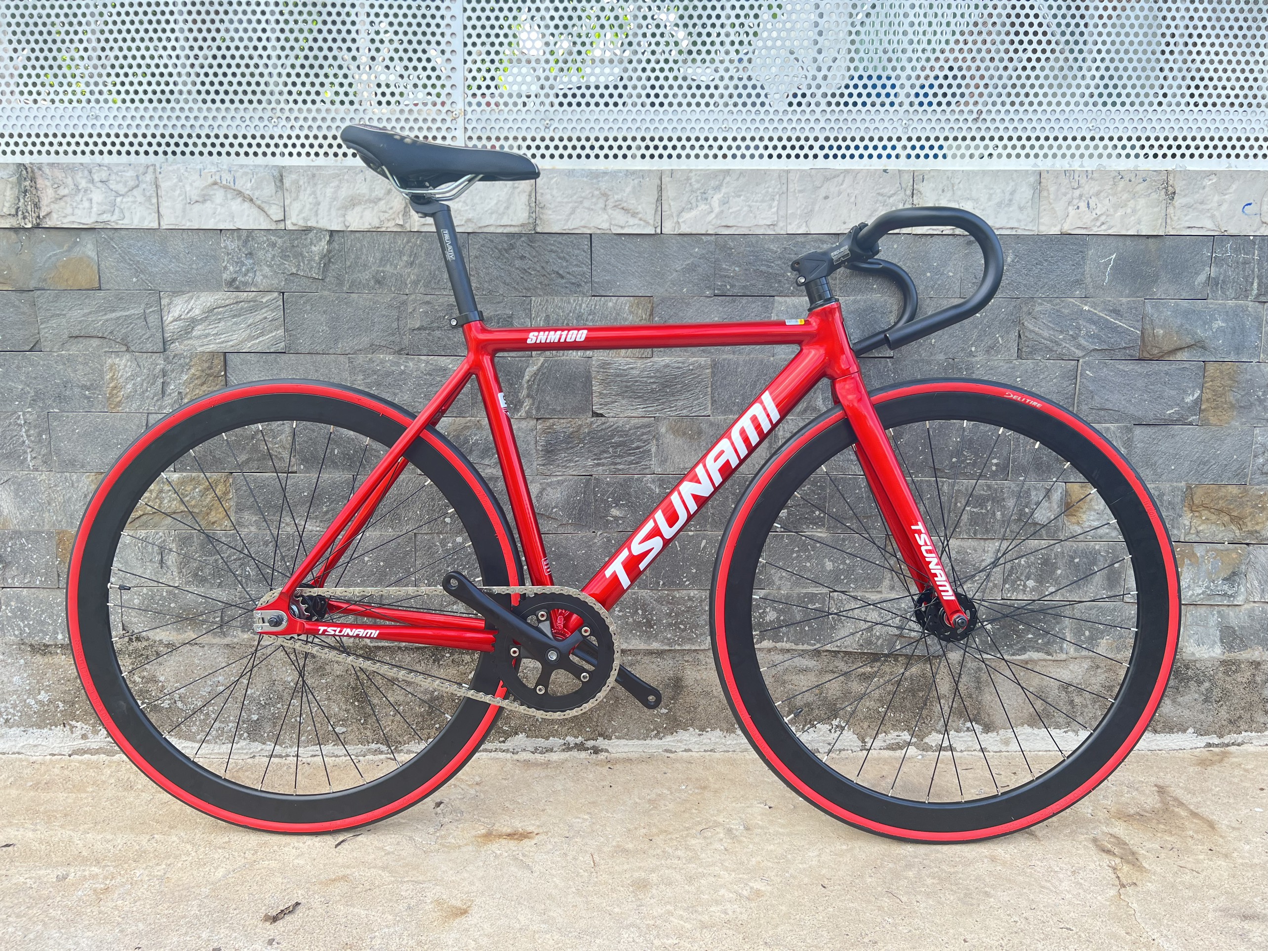 Xe đạp fixed gear TSUNAMI SNM100 nâng cao - Màu đỏ
