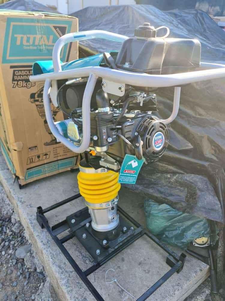 MÁY ĐẦM CÓC HÌNH TRỤ 4.0 KW TOTAL TP880-1 - HÀNG CHÍNH HÃNG
