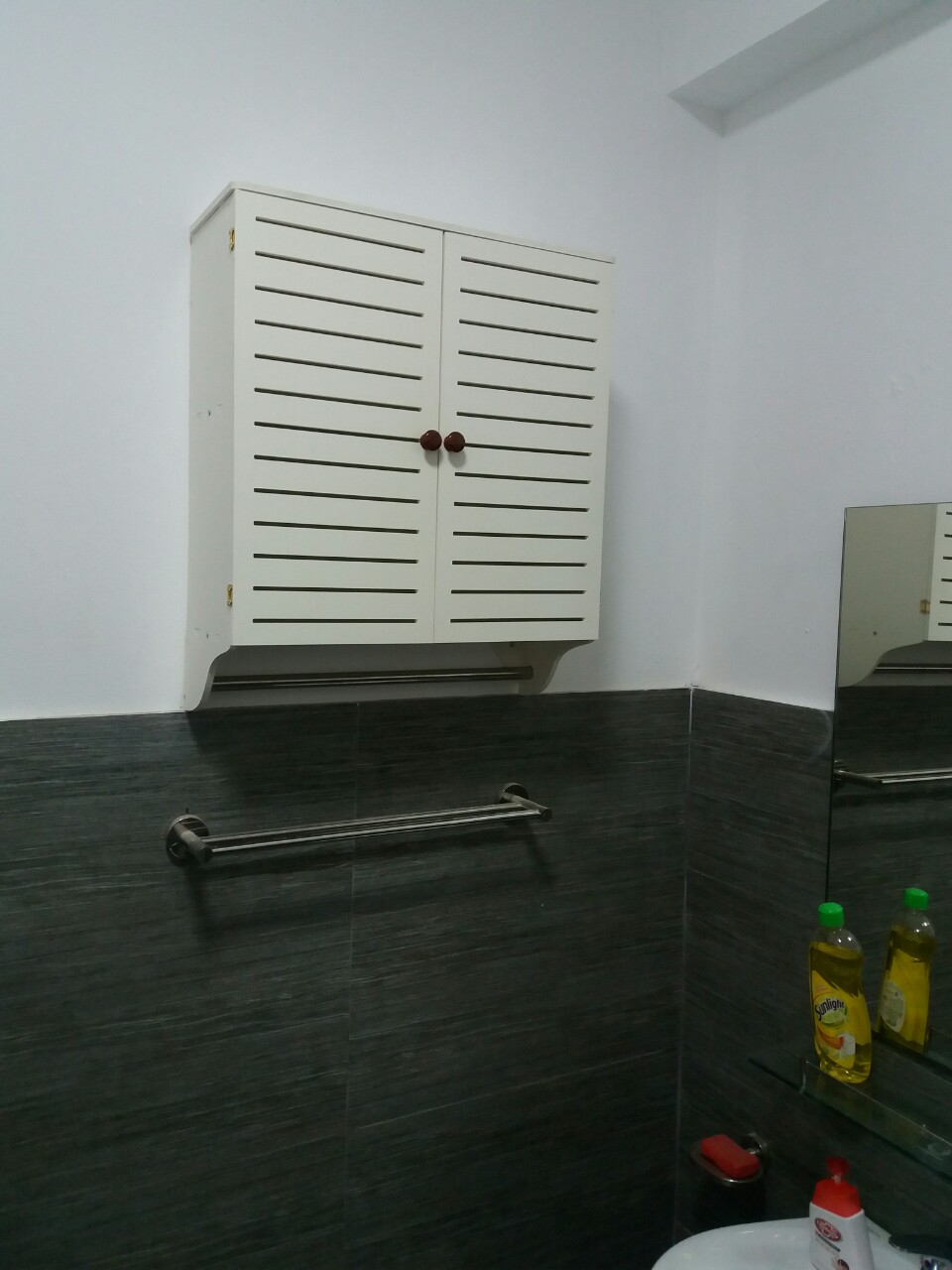 Tủ nhà tắm kẻ sọc thanh lịch, chống thấm nước tuyệt đối