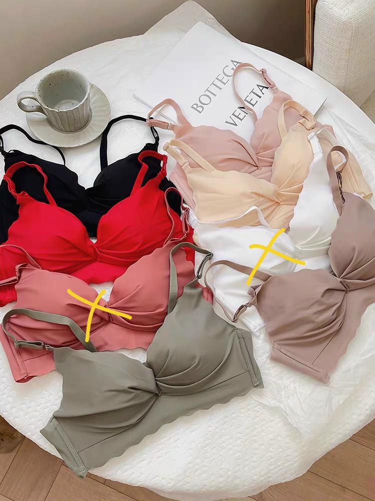 Bộ đồ lót su nâng ngực đệm tim 378