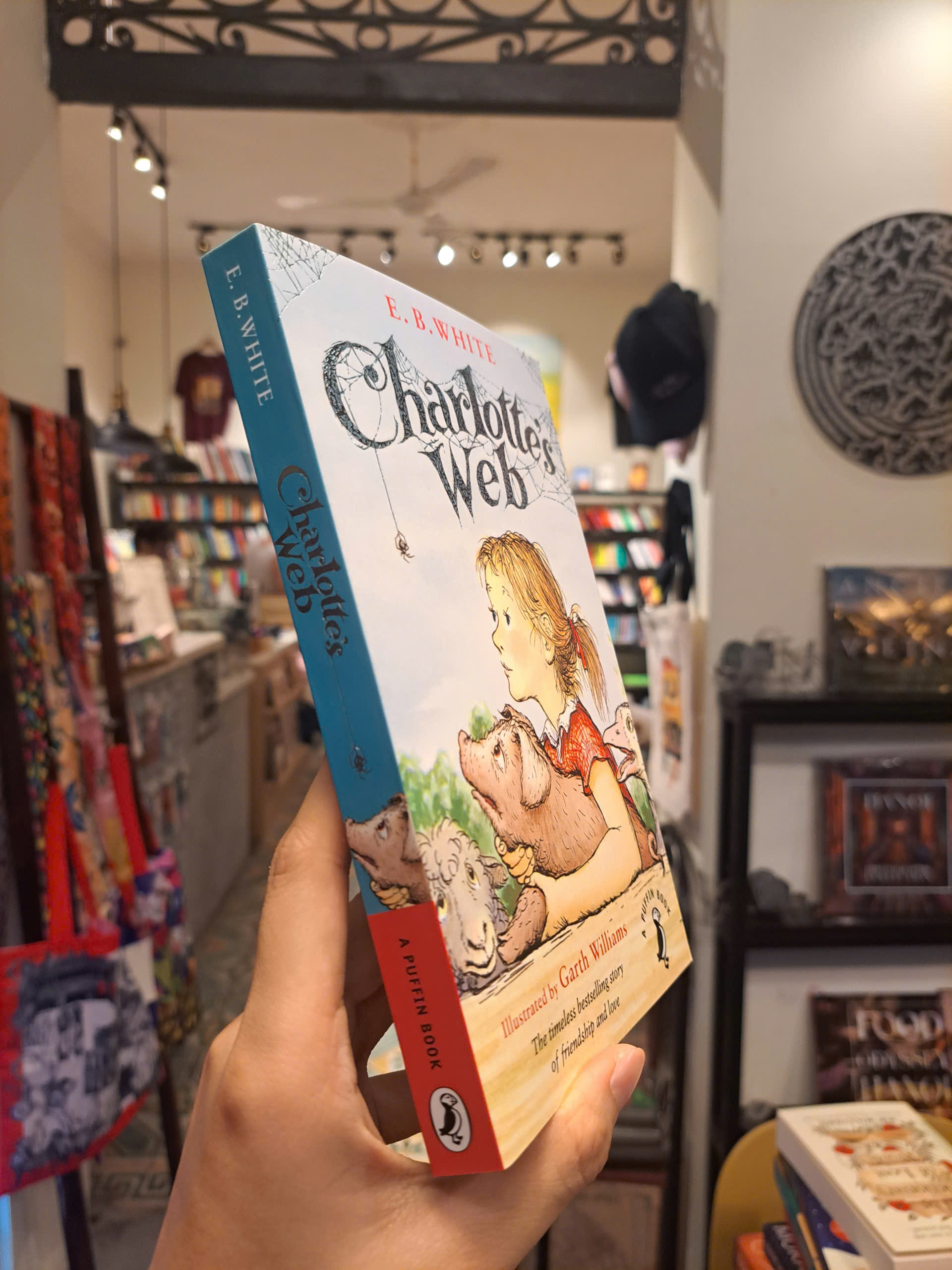 Sách - Charlotte's Web by E.B. White | Classics / Childrens Novel / Văn học Thiếu nhi Tiếng Anh