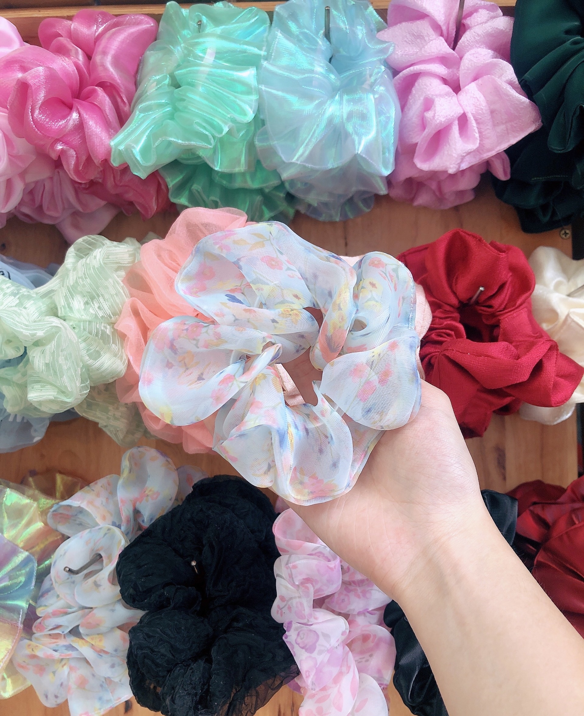 Cột tóc scrunchies hoa voan đẹp mẫu mới size trung