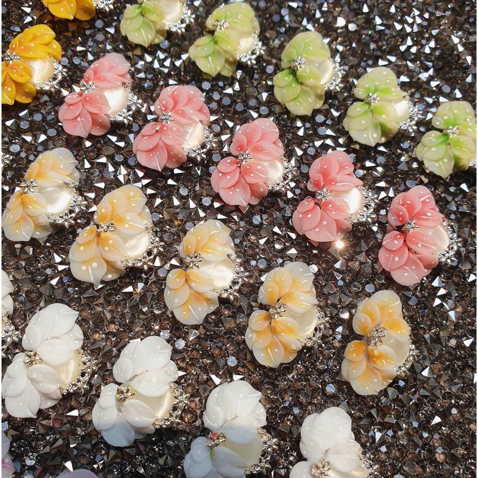 Hoa Ôm Charm Cao Cấp - Hoa Bột Đính Móng 15HC