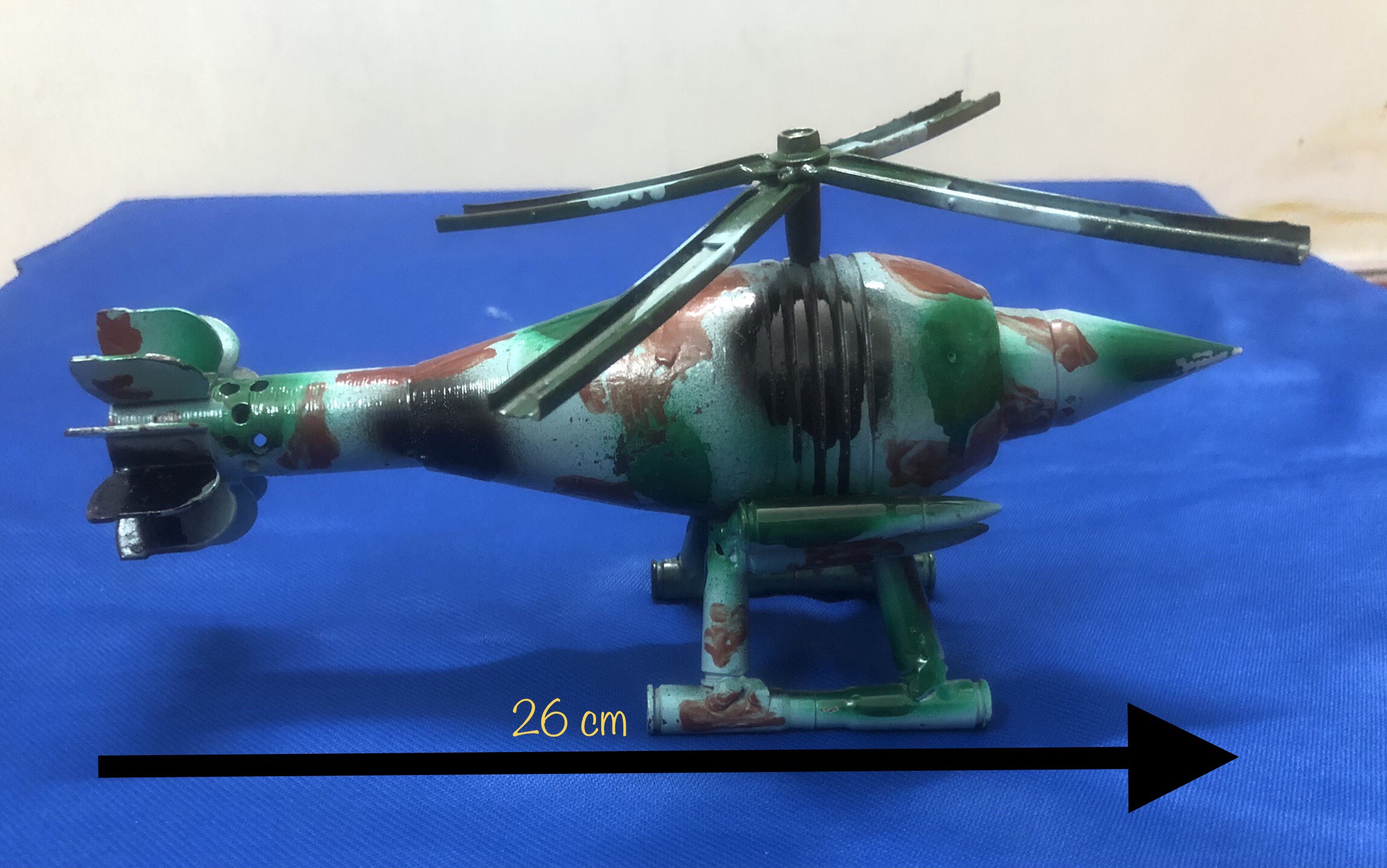 Mô hình trực thăng vỏ đạn CỐI, tặng kèm 1 móc khóa viên đạn