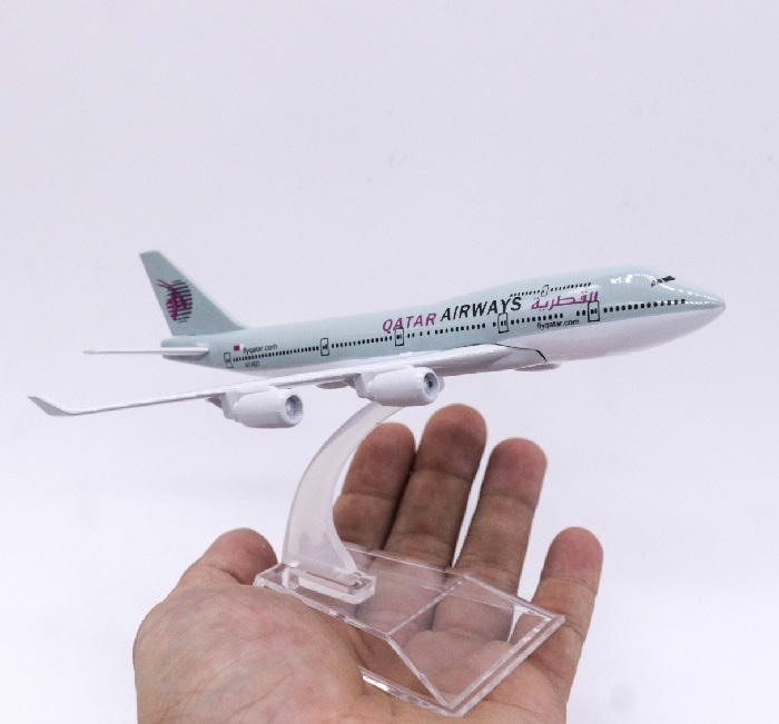 Mô hình máy bay tĩnh B747 Qatar Airways 16cm