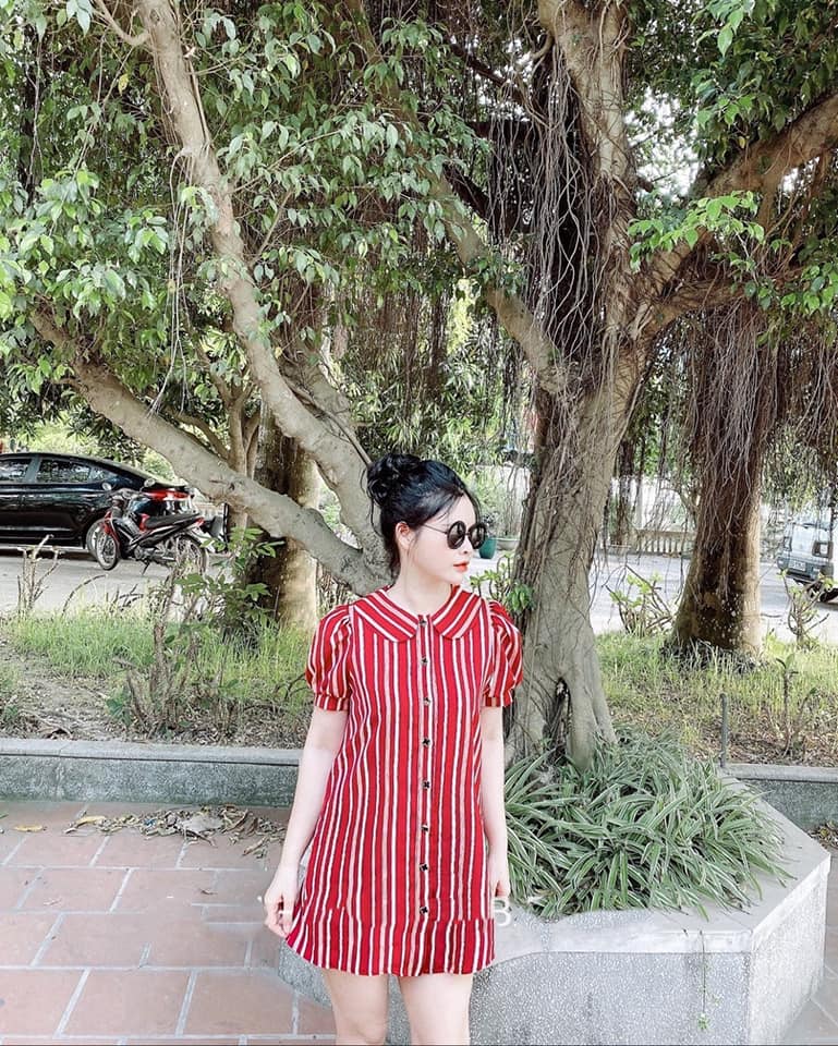 Đầm sơ mi suông sọc đỏ tay ngắn