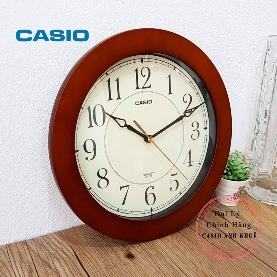 Hình ảnh Đồng Hồ Treo Tường Casio IQ-126-5DF Vỏ Gỗ,  Kim Trôi Im Lặng