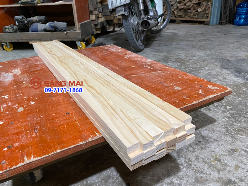 Thanh gỗ thông 2,5cm x 1,5cm x dài 120cm + láng mịn 4 mặt