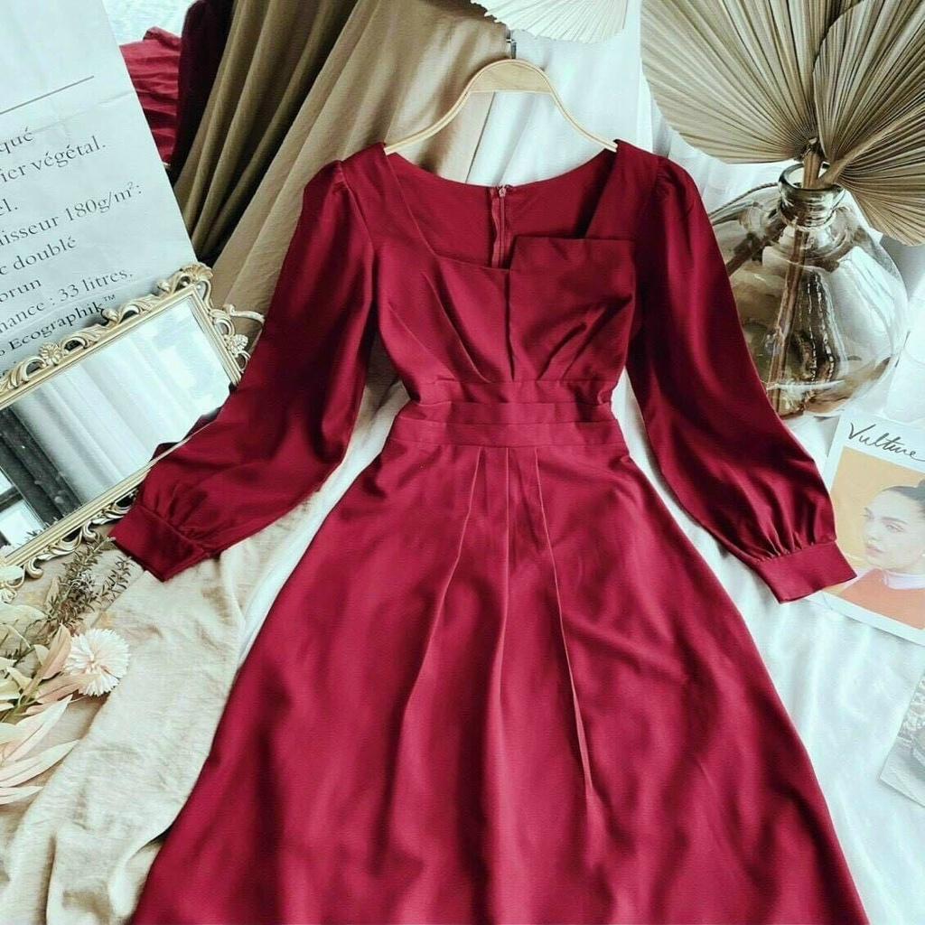 Đầm đỏ xoè tiểu thư xếp ly cách điệu tay dài