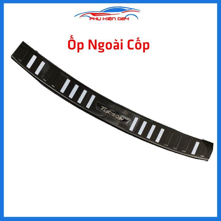 Ốp chống trầy cốp Tucson 2016-2017-2018-2019-2020-2021 thép không gỉ vân Cacbon bảo vệ xe chống va đập