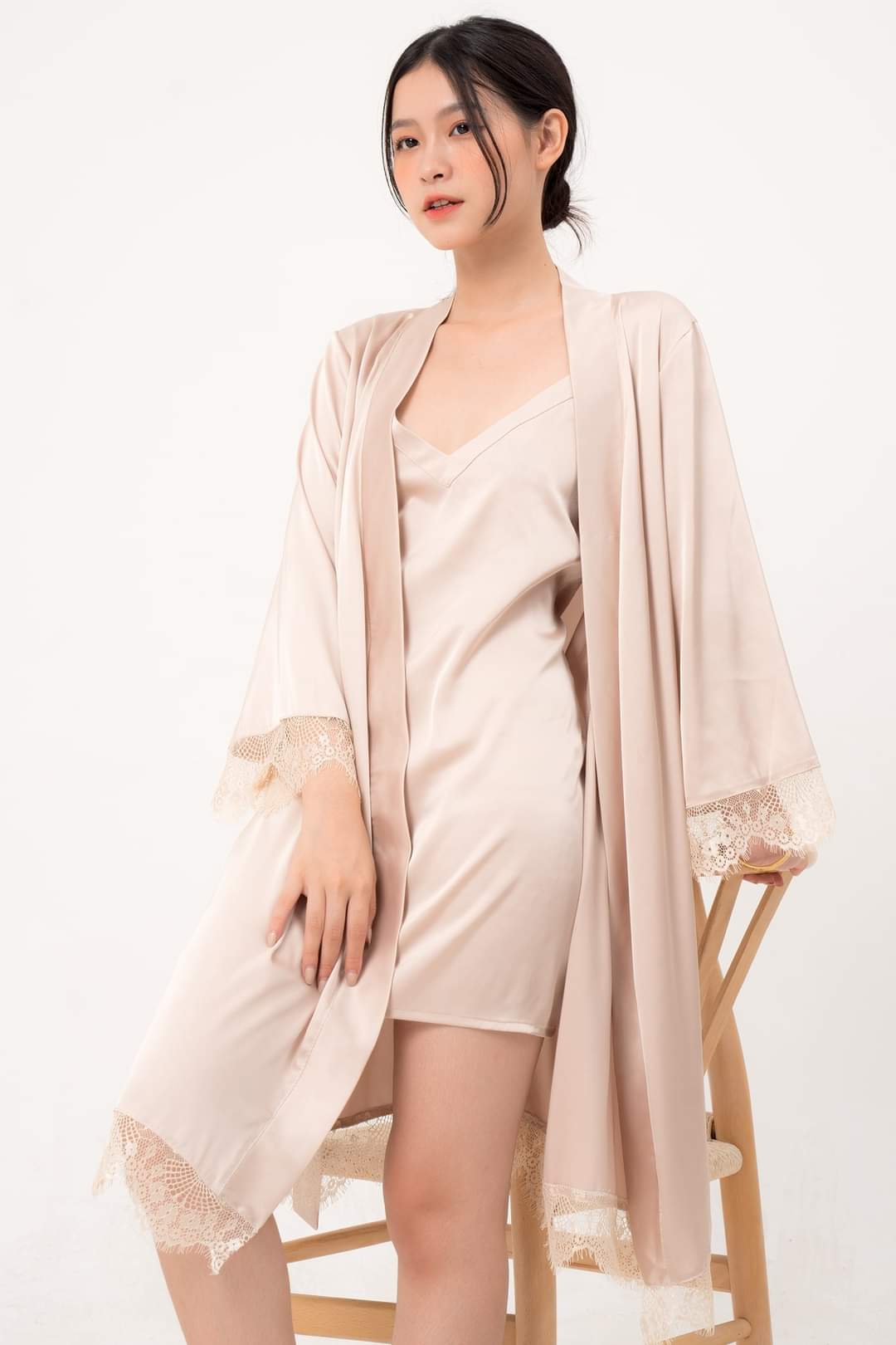 [HATU SLEEPWEAR] Áo choàng lụa mặc nhà phối ren sang trọng -Màu Nude TẶNG KÈM ĐAI ÁO