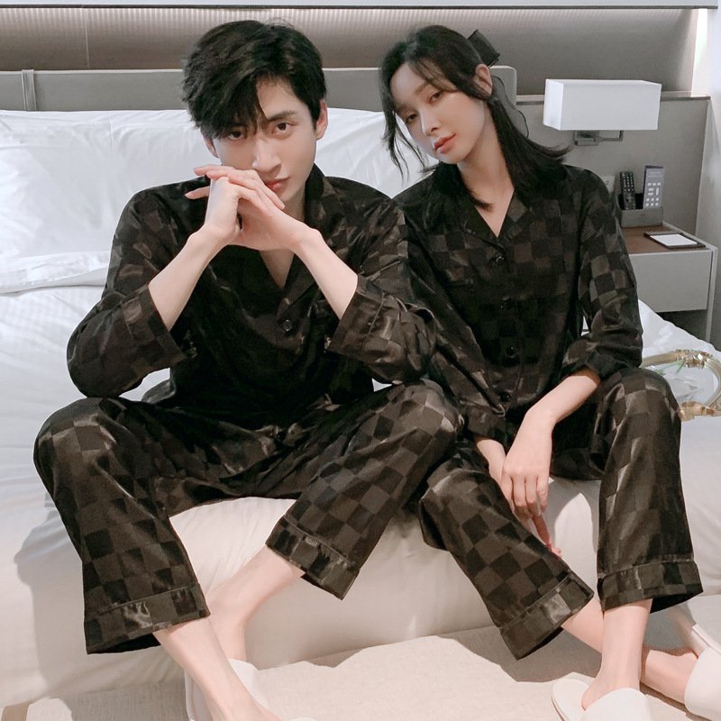 Đồ bộ Pyjama Nữ chất liệu phi bóng rũ mềm mại,nền caro đơn giản tao nhã 88227