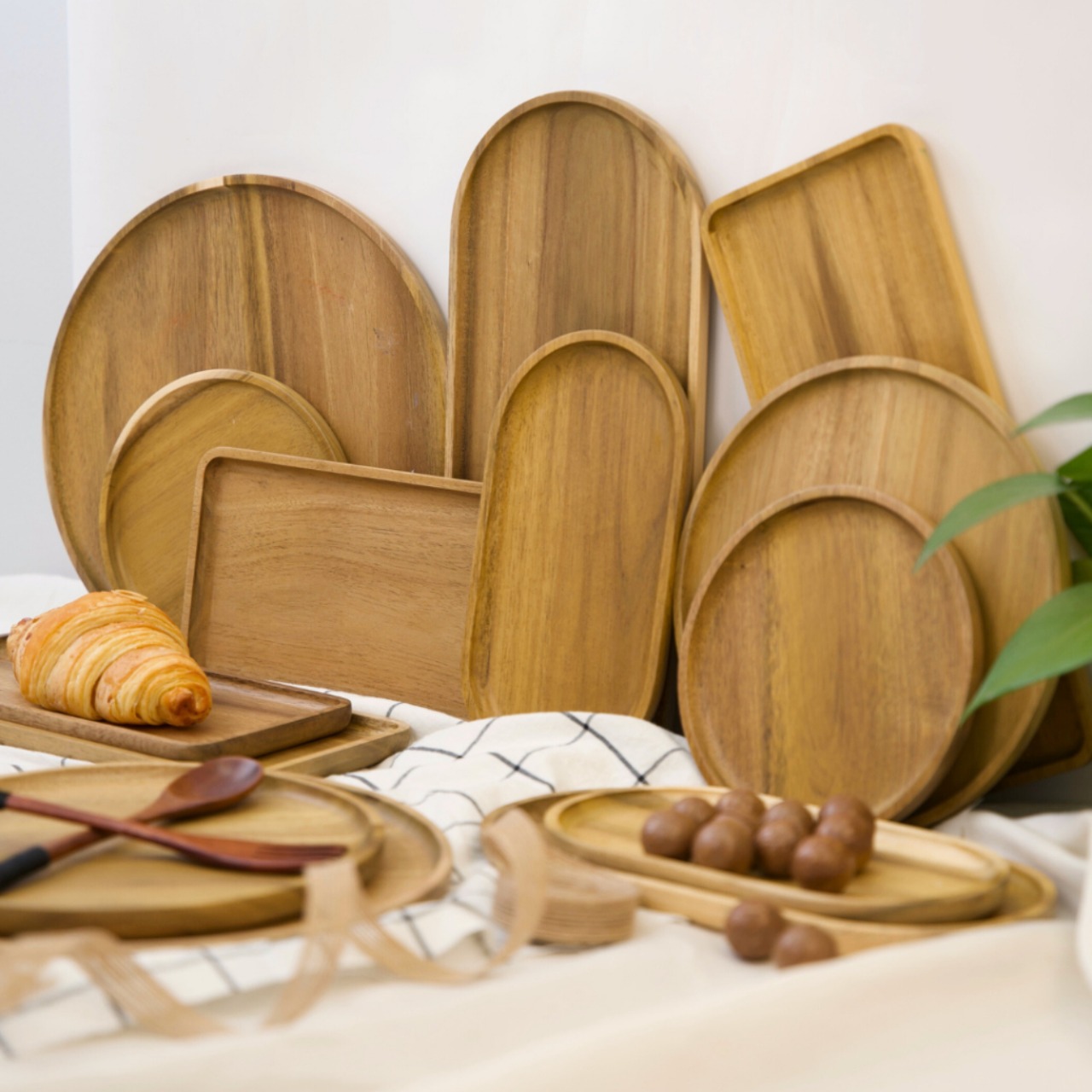 Khay đựng đồ hình chữ nhật Vibasic làm từ gỗ keo, đa dạng kích thước, thích hợp decor trang trí