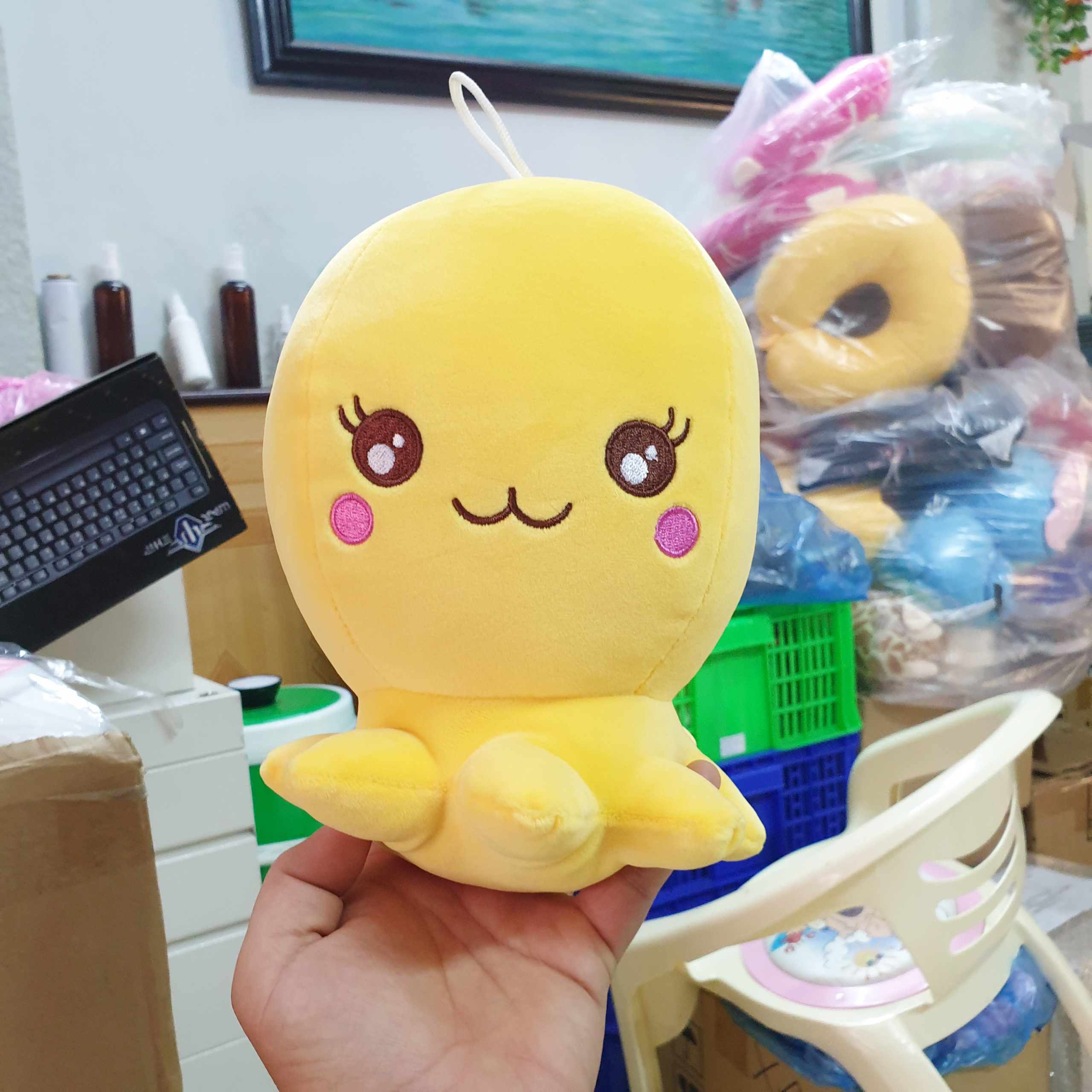 Bạch tuộc nhồi bông size 22cm màu vàng