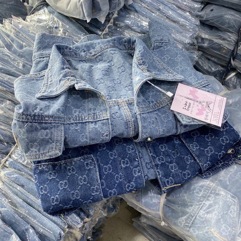 Áo Khoác Jeans bò dáng croptop in nổi