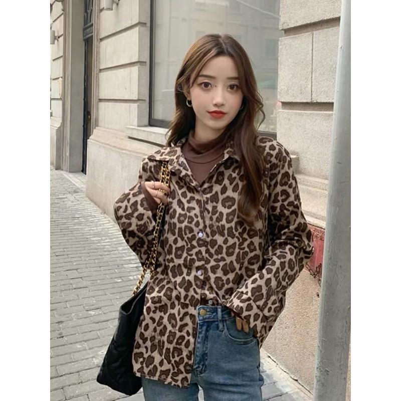 Áo sơ mi hoạ tiết da báo