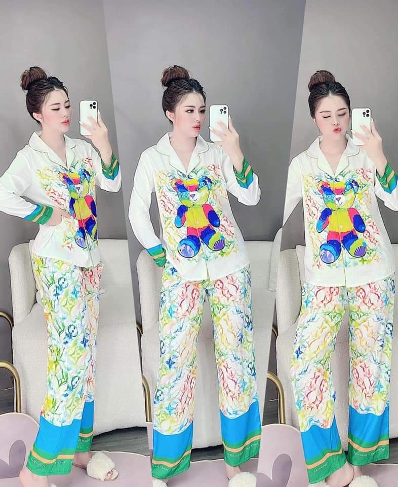 Bộ mặc nhà nữ pijama lụa xước ánh kim hoạ tiết gấu loang freesize dưới 56kg