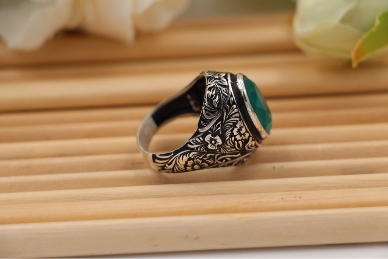 Nhẫn nam thiết kế đính đá emerald Jade (synthetic) - Turkish Handcrafted