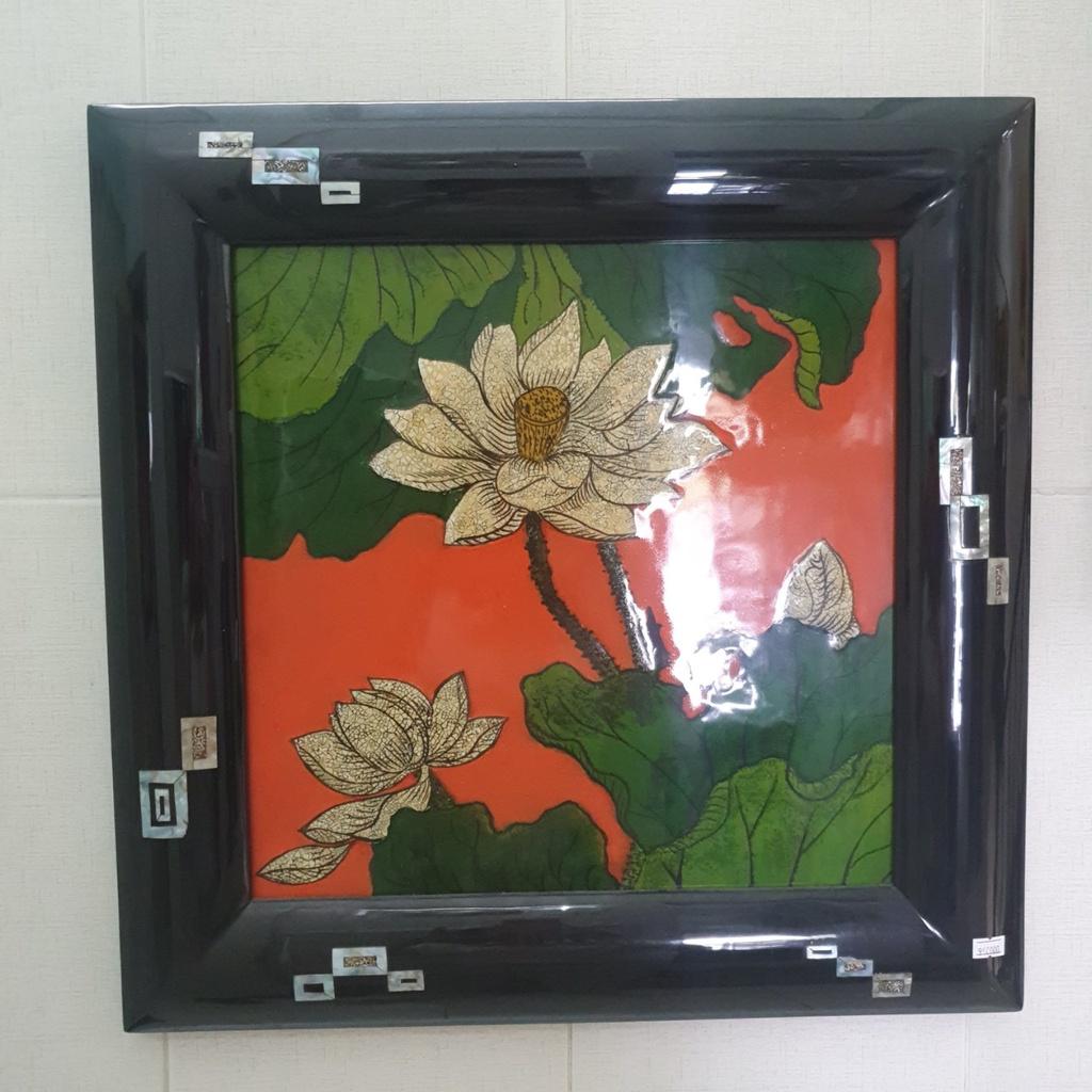 Tranh sơn mài bông sen cẩn trứng khung sơn mài cẩn ốc hàng xuất khẩu 55x55 cm