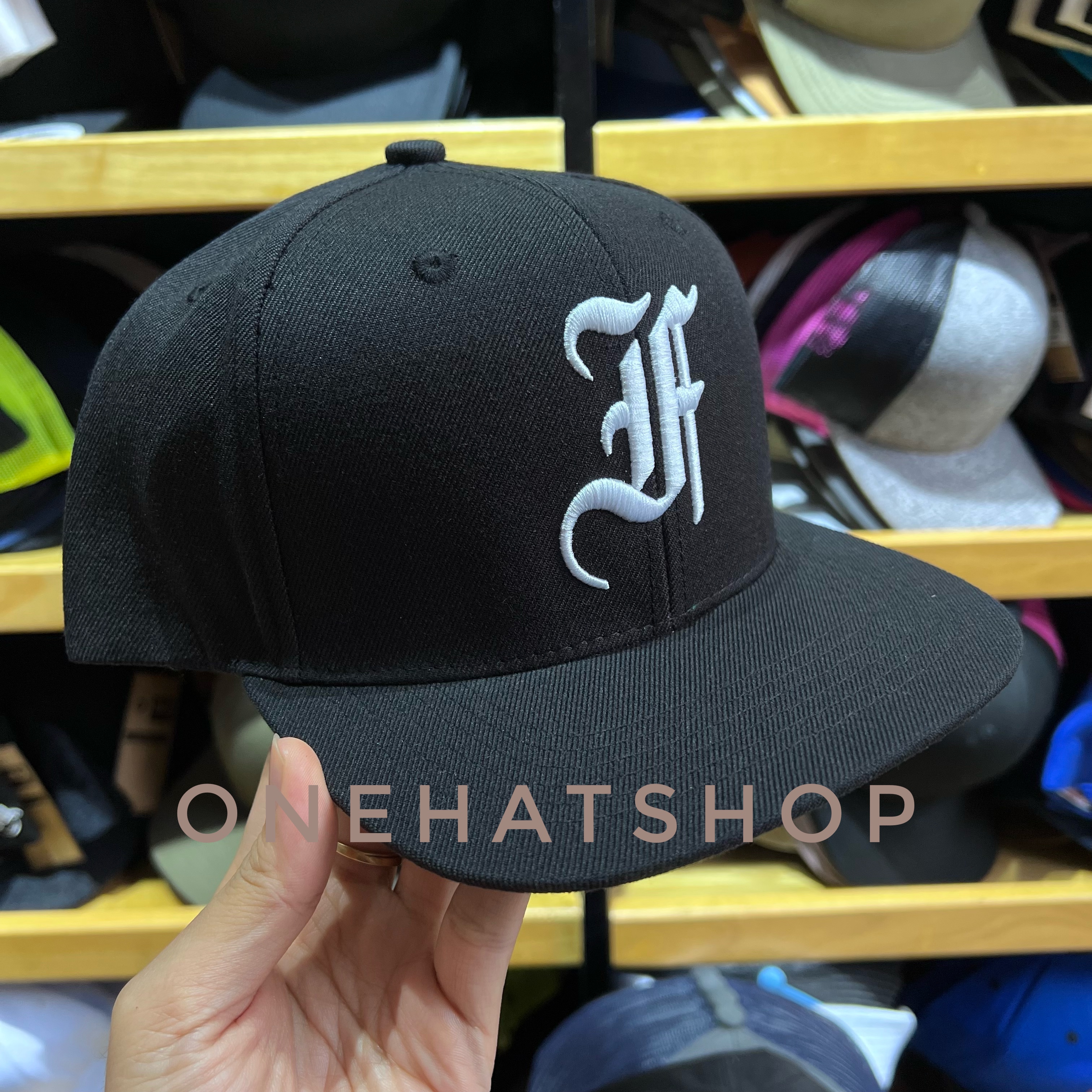Nón snapback thêu nổi logo chữ F font chữ cổ điển chất lượng cao fom cứng đứng fom không móp méo
