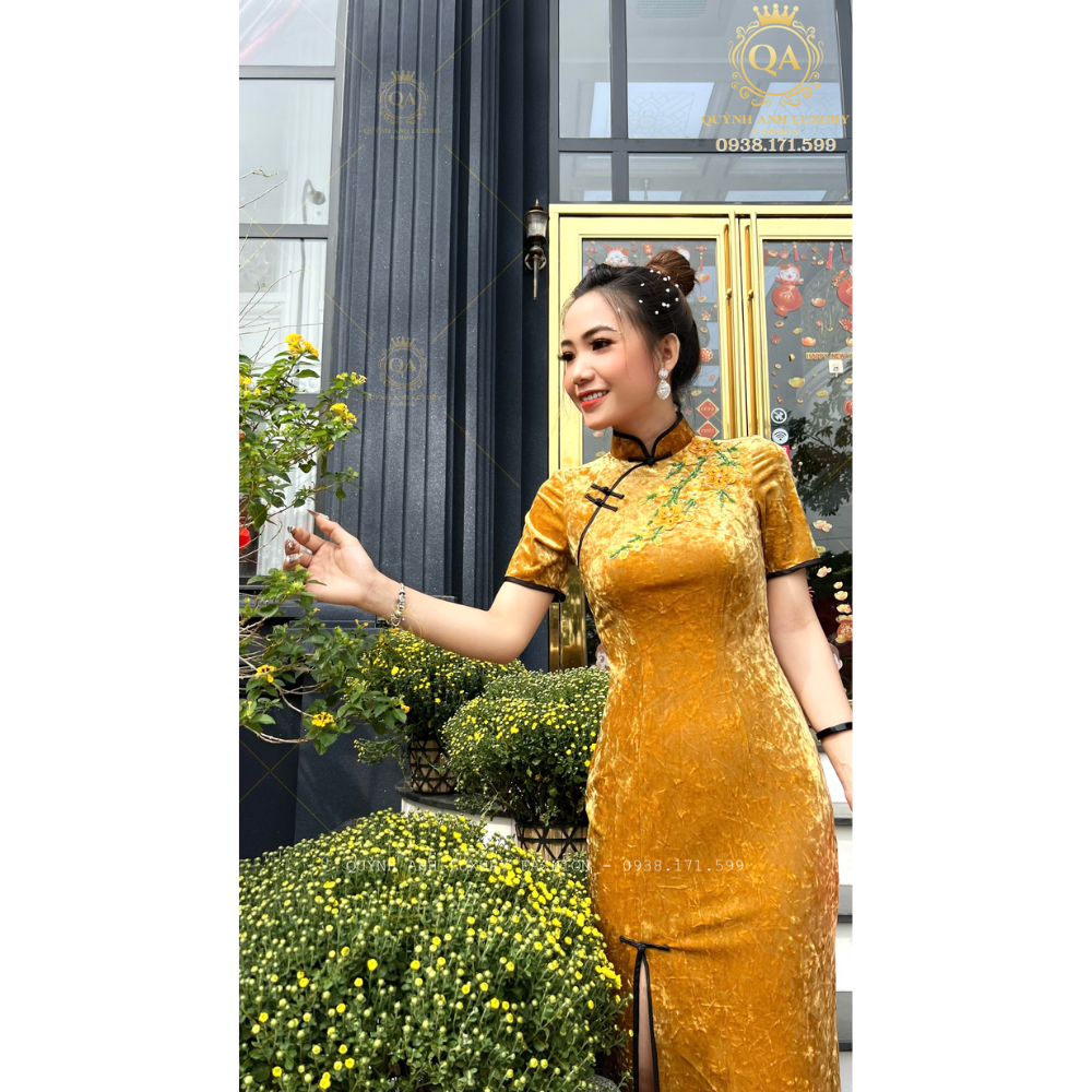 Đầm Sườn Xám Lụa Nhung Tuyết Vàng Trung Hoa Sang Trọng Nenito Dress