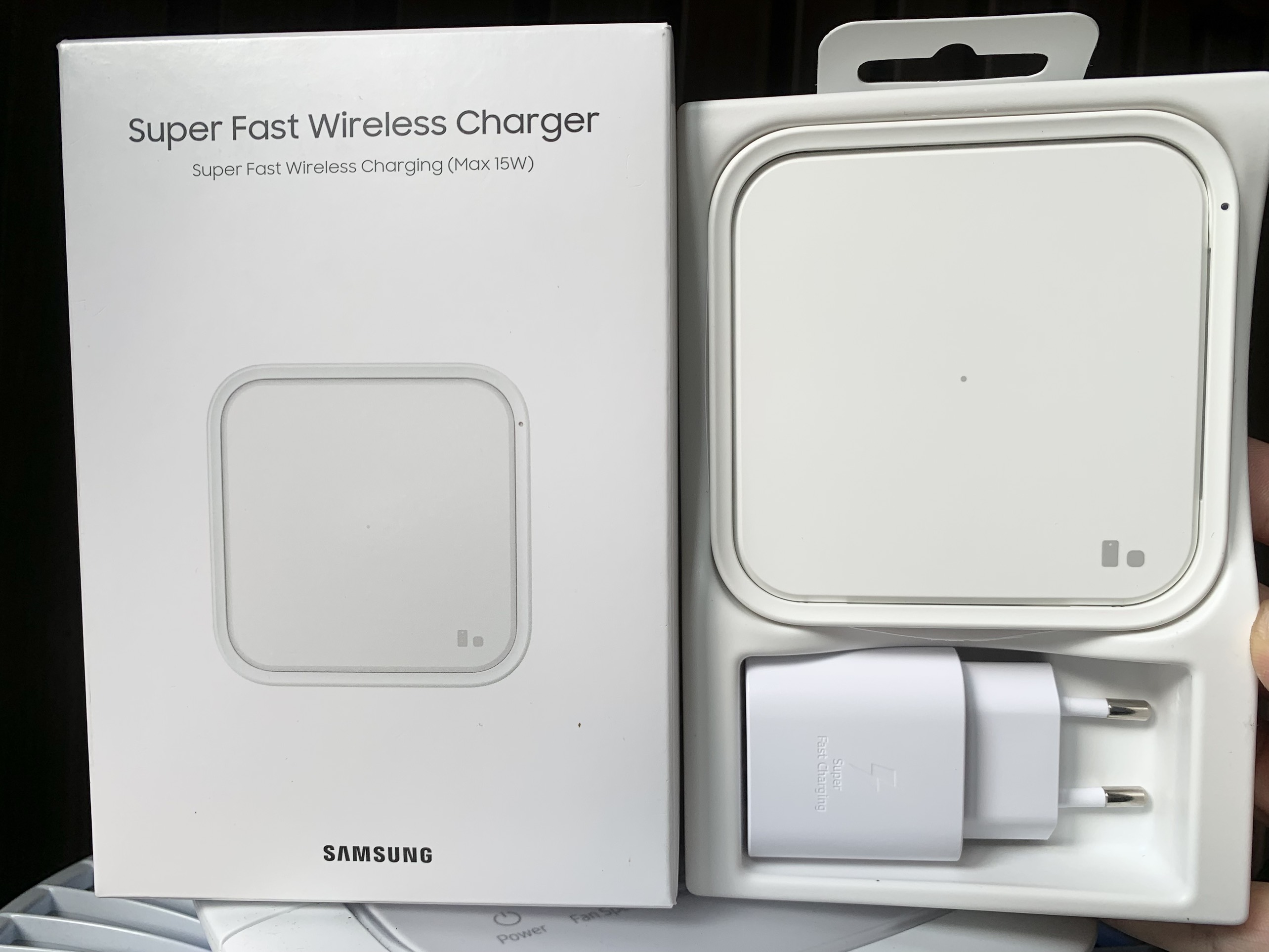 Đế Sạc Không Dây Samsung 15W (kèm củ 25W và cáp USB-C) (EP-P2400) - Hàng Chính Hãng