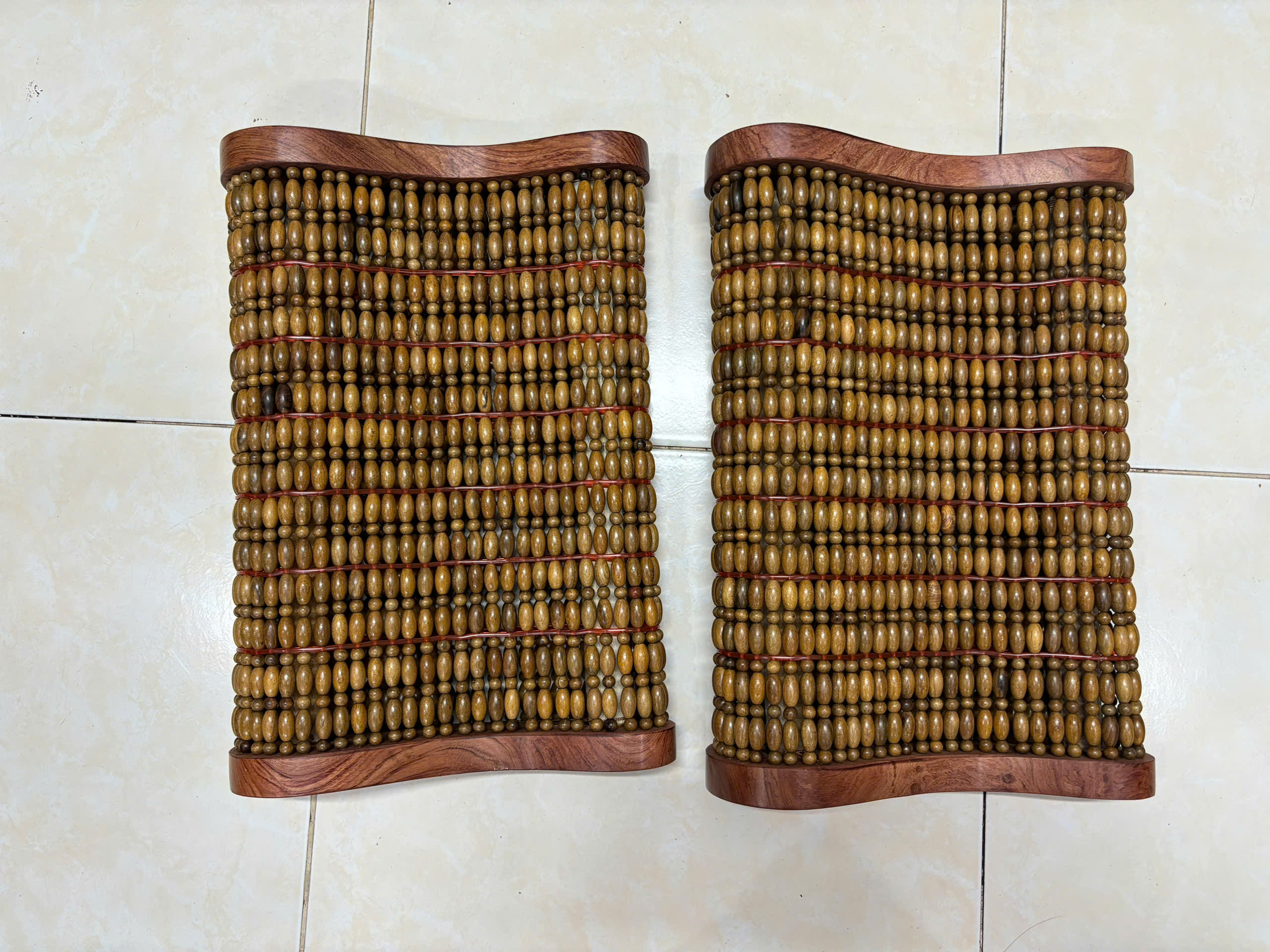 Gối Hạt Gỗ Bách Xanh Cao Cấp - Kích Thước 43cmx24cmx8/4cm  Hỗ Trợ Côt Sống Cổ Giấc Ngủ Sâu Thoải Mái