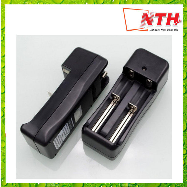 SẠC PIN ĐÔI CHO PIN 18650 - NGUỒN 220V ( CÓ LÒ XO ) -NTH