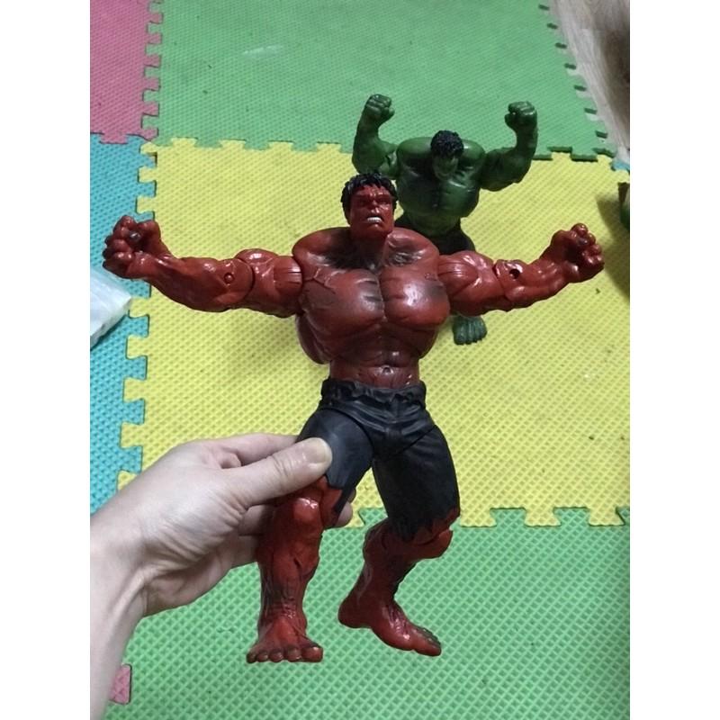 Mô hình người khổng lồ xanh Green Hulk và người khổng lồ đỏ Red Hulk siêu ngầu