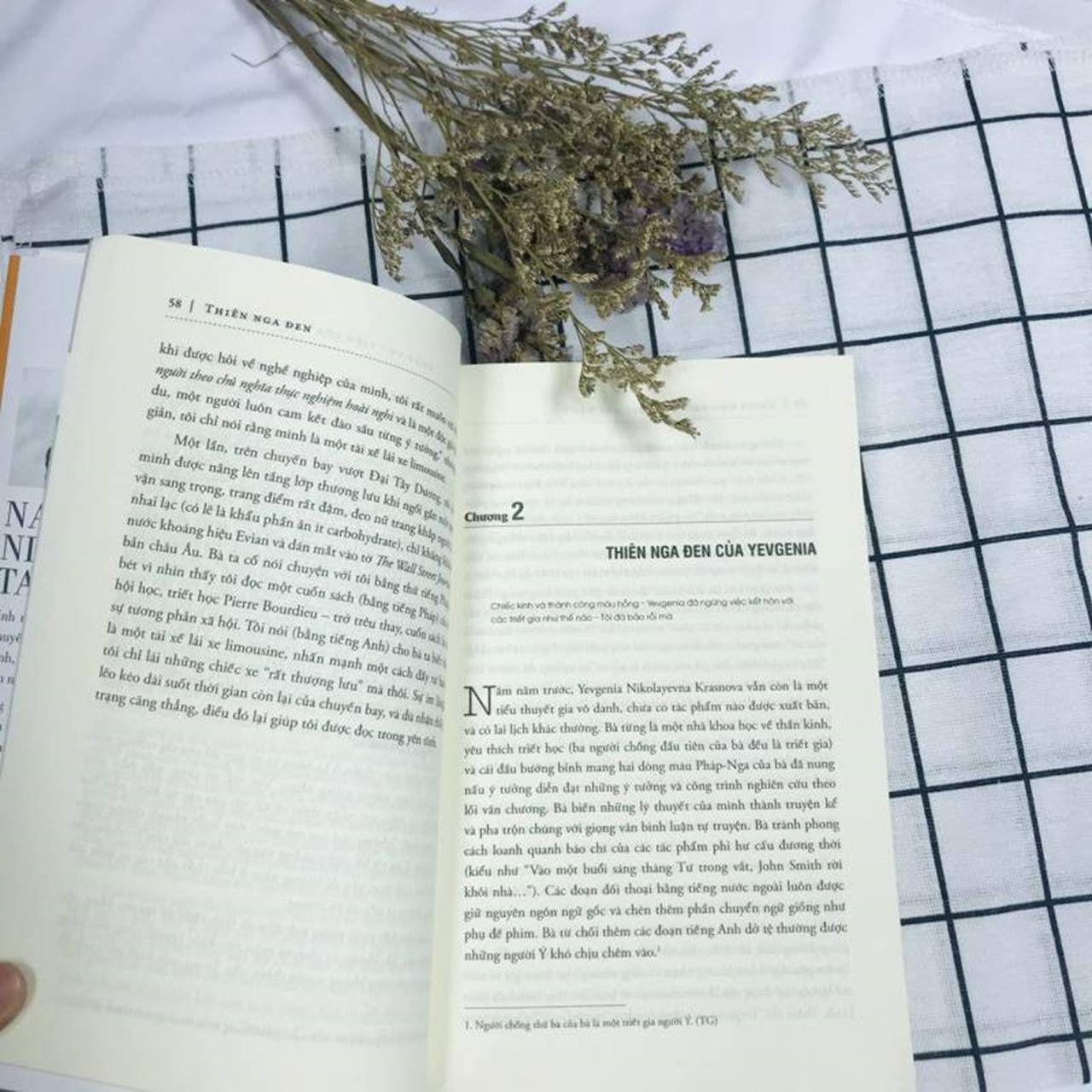 Thiên Nga Đen - The Black Swan ( Tặng Kèm Bookmark Tuyệt Đẹp )