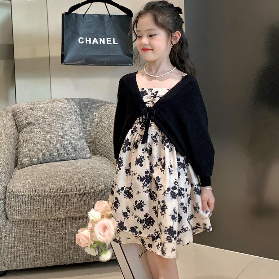 SHUANGYAN Yuanbaoth trẻ em ăn mặc thời trang phù hợp với phong cách phương Tây mùa xuân ăn mặc trẻ em gái mảnh hoa sling váy dệt kim áo choàng
