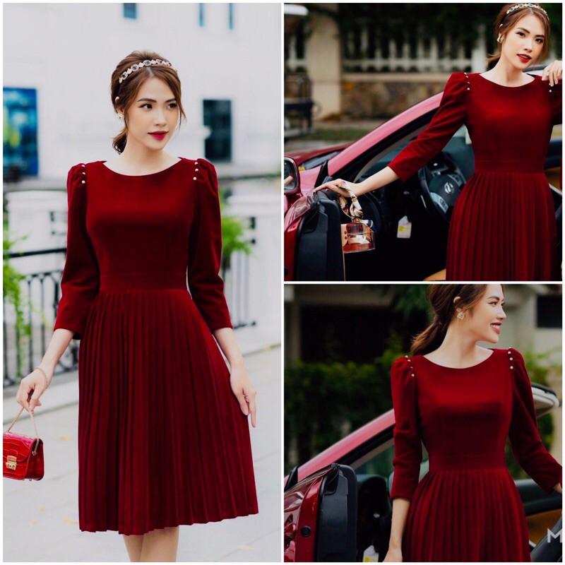 Đầm nhung đỏ tay bồng chân xếp ly thiết kế