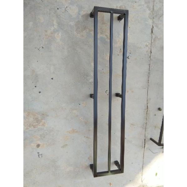 Kệ thép kê chậu cây, Dài 100cm. Rộng 20cm. Cao 10cm. 6 chân. 1 nan phụ. Hộp thép 2x2cm