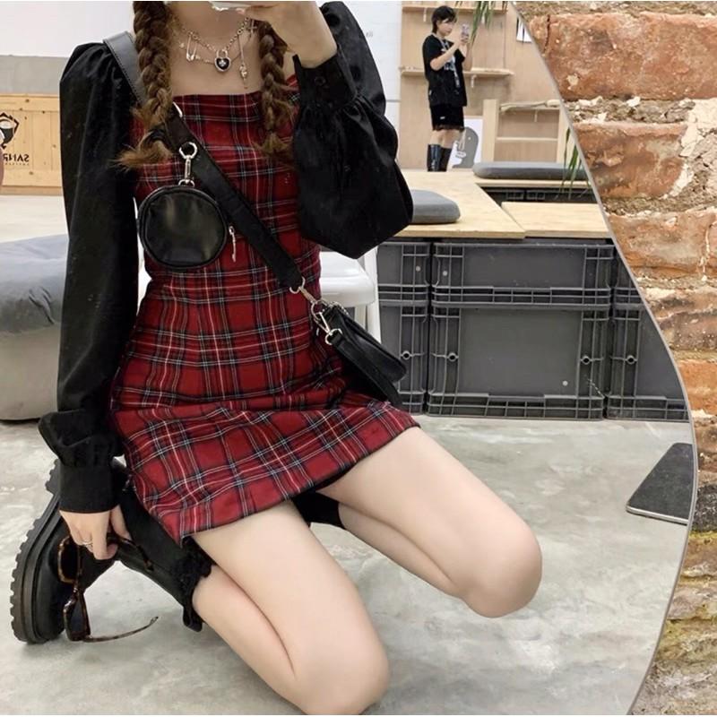 Đầm caro đỏ phối tay ren