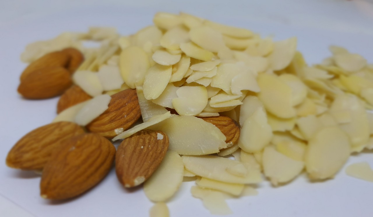 Hạnh Nhân cắt lát DK Harvest - tự nhiên, không tẩm ướp, rất tốt cho trí não và tim mạch.
