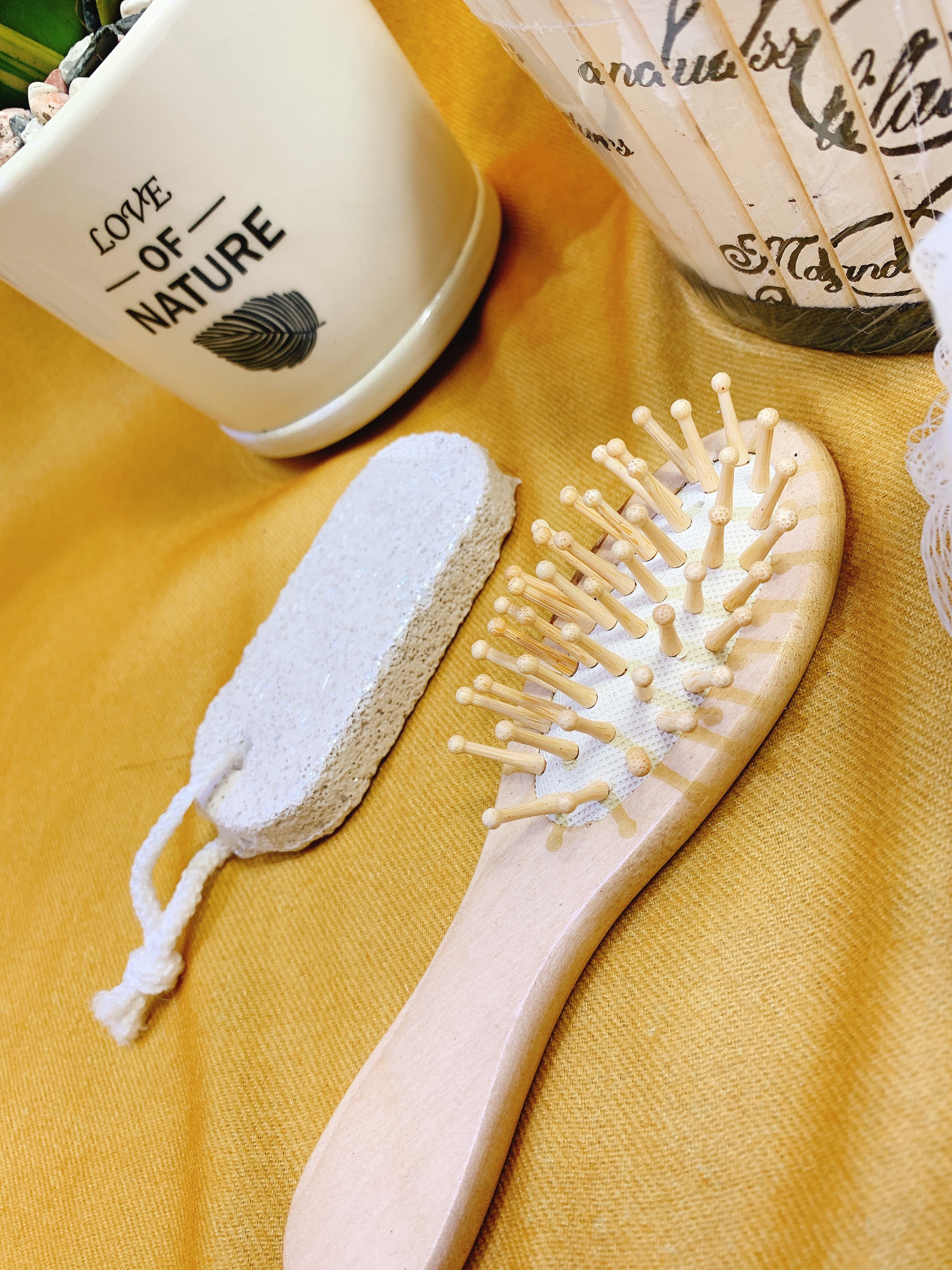 Đồ chà gót chân bằng đá bọt cho nữ
