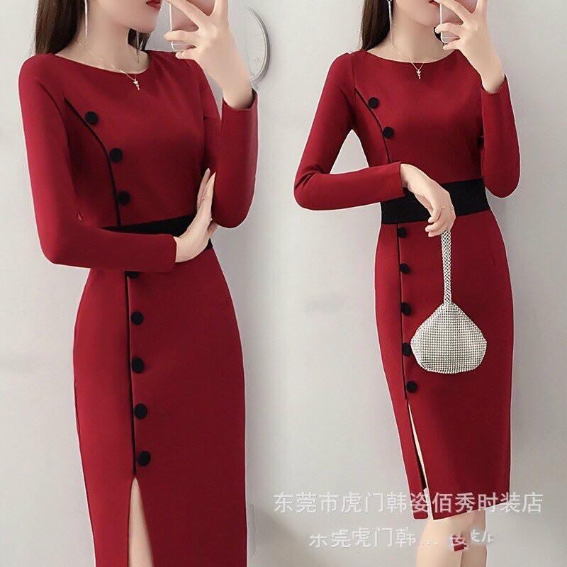 ĐẦM ÔM ĐỎ TAY DÀI NÚT BỌC