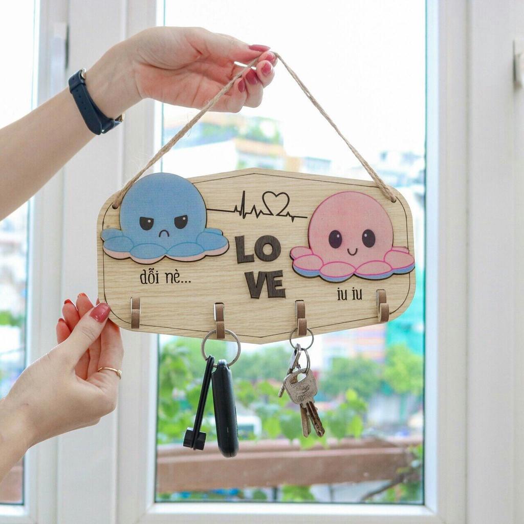 Bảng treo cửa có móc treo chìa khóa nhiều mẫu hình ảnh dễ thương tặng móc dán và móc gỗ đính kèm