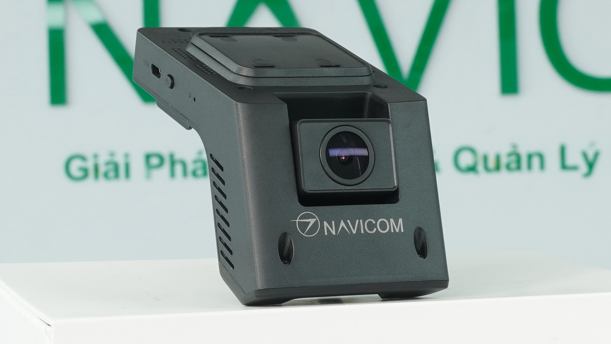 Camera hành trình trực tuyến 4G-Navicom J400 chính hãng