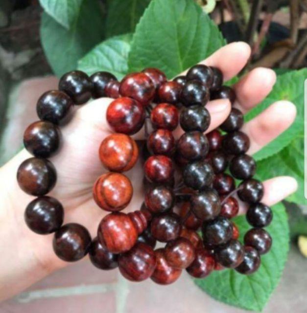 Vòng tay nam GỖ - TRẮC màu đỏ nhiều may mắn tài lộc hạt tròn 18 ly
