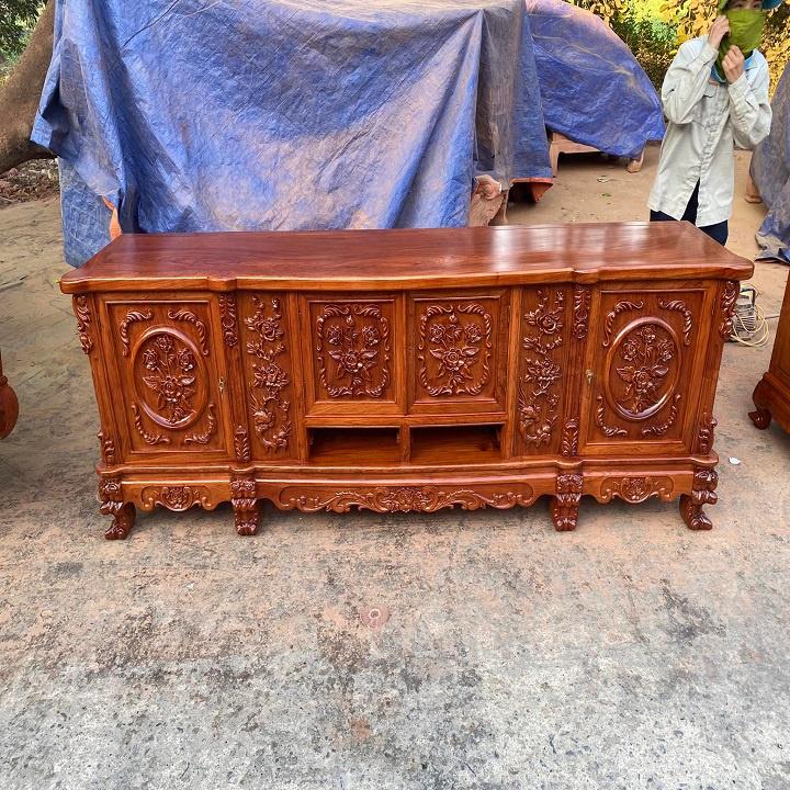 Kệ tivi hoàng gia Louis gỗ hương đá 2m4 ( Anh Long - Hoà Bình )