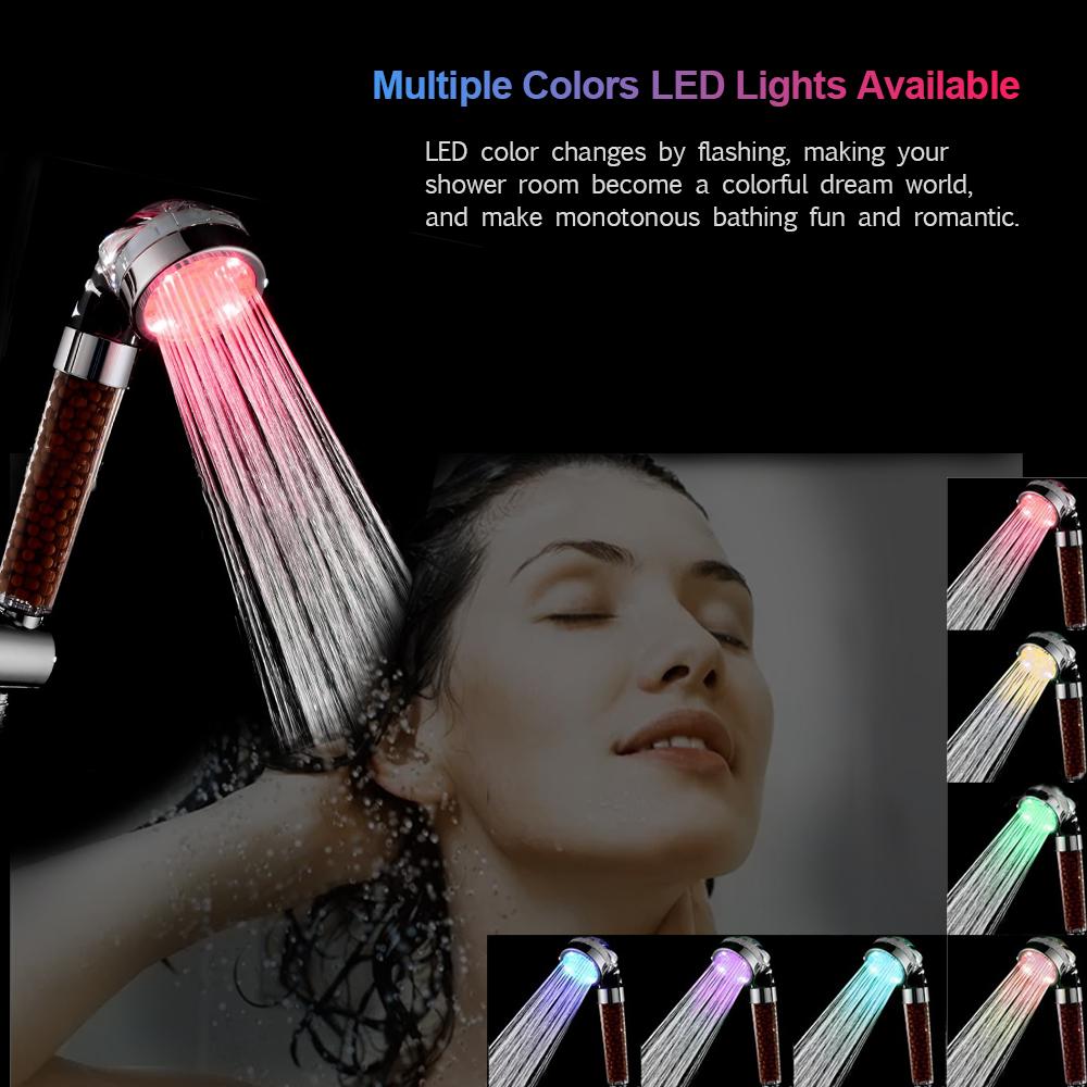 Đầu vòi hoa sen có đèn led bằng vật liệu cao cấp, tích hợp nhiều quả cầu lọc anion bên trong, có thể lọc tạp chất và làm sạch chất lượng nước