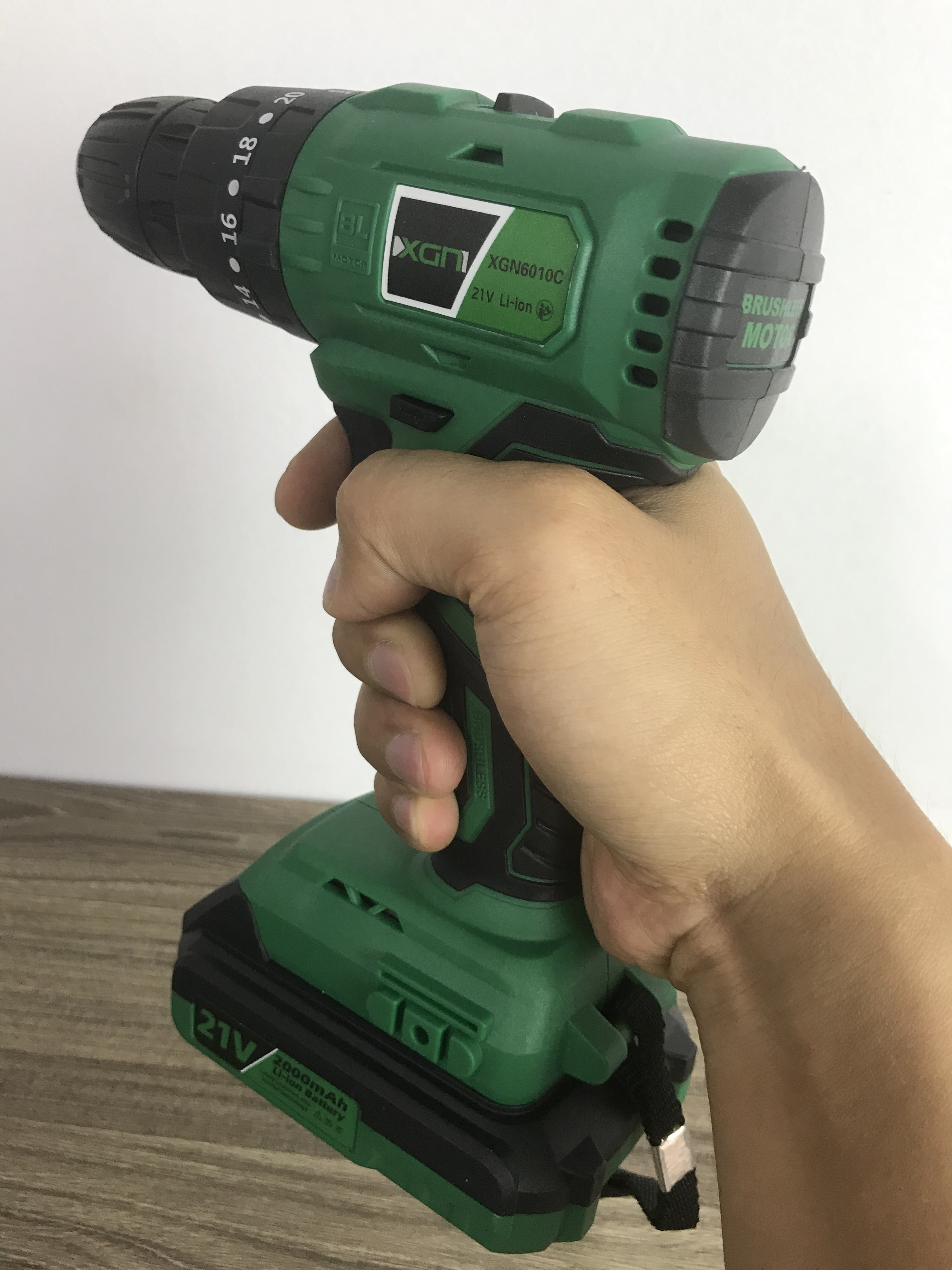 Máy khoan pin 21V XGN 6010C - Motor không chổi than