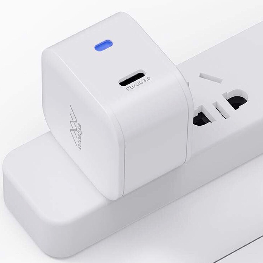 Củ sạc cho Điện thoại và Máy tính bảng hiệu INNOSTYLE MiniGo cổng Usb-C / sạc nhanh PD / 18W - hàng nhập khẩu