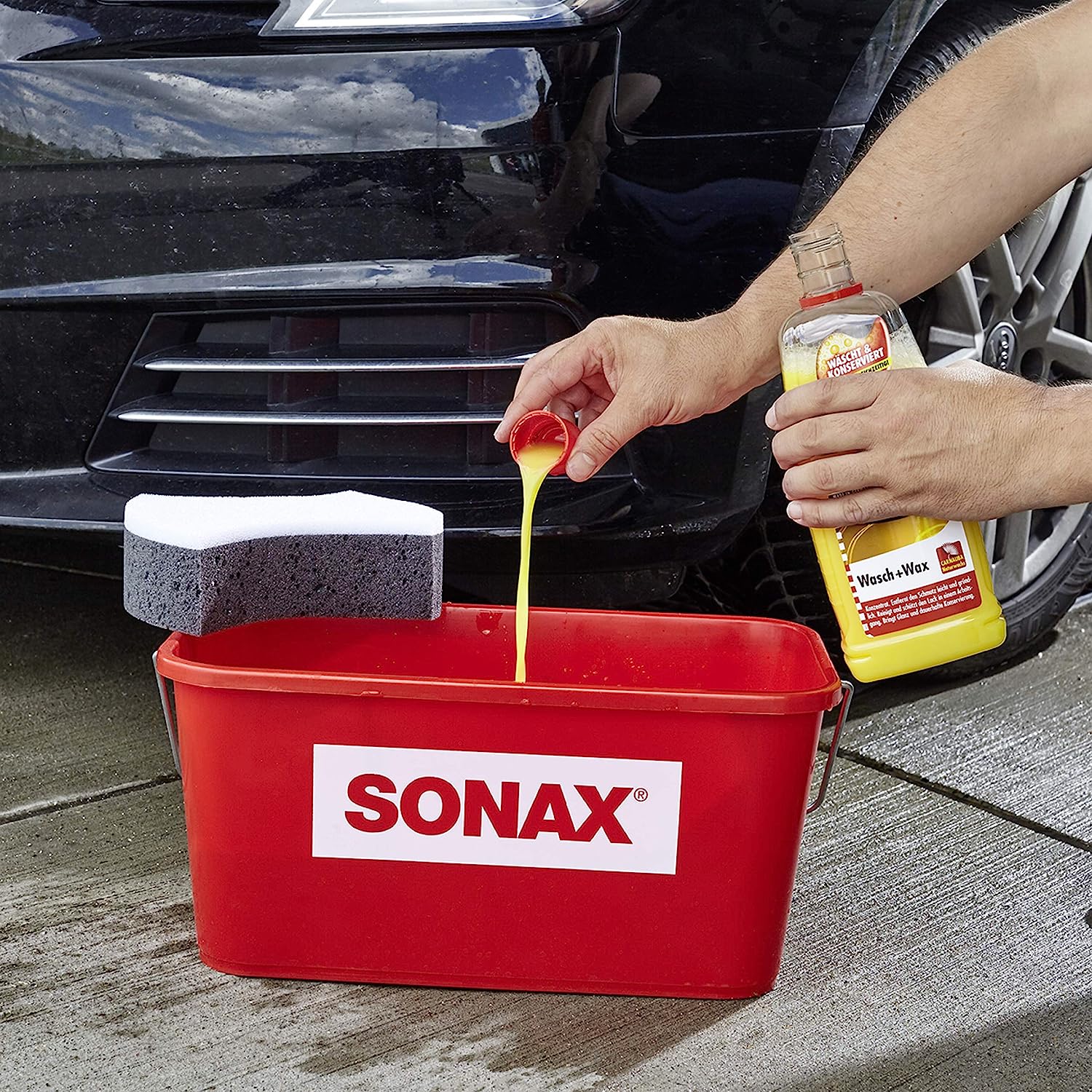 Xà bông rửa xe và tăng độ bóng sơn xe 2in1 Wash &amp; Wax Sonax 313341 1Lit tặng kèm 1 khăn 3M KL030 - Làm sạch bụi bẩn, bùn đất, dầu mỡ, dưỡng tăng độ bóng sơn