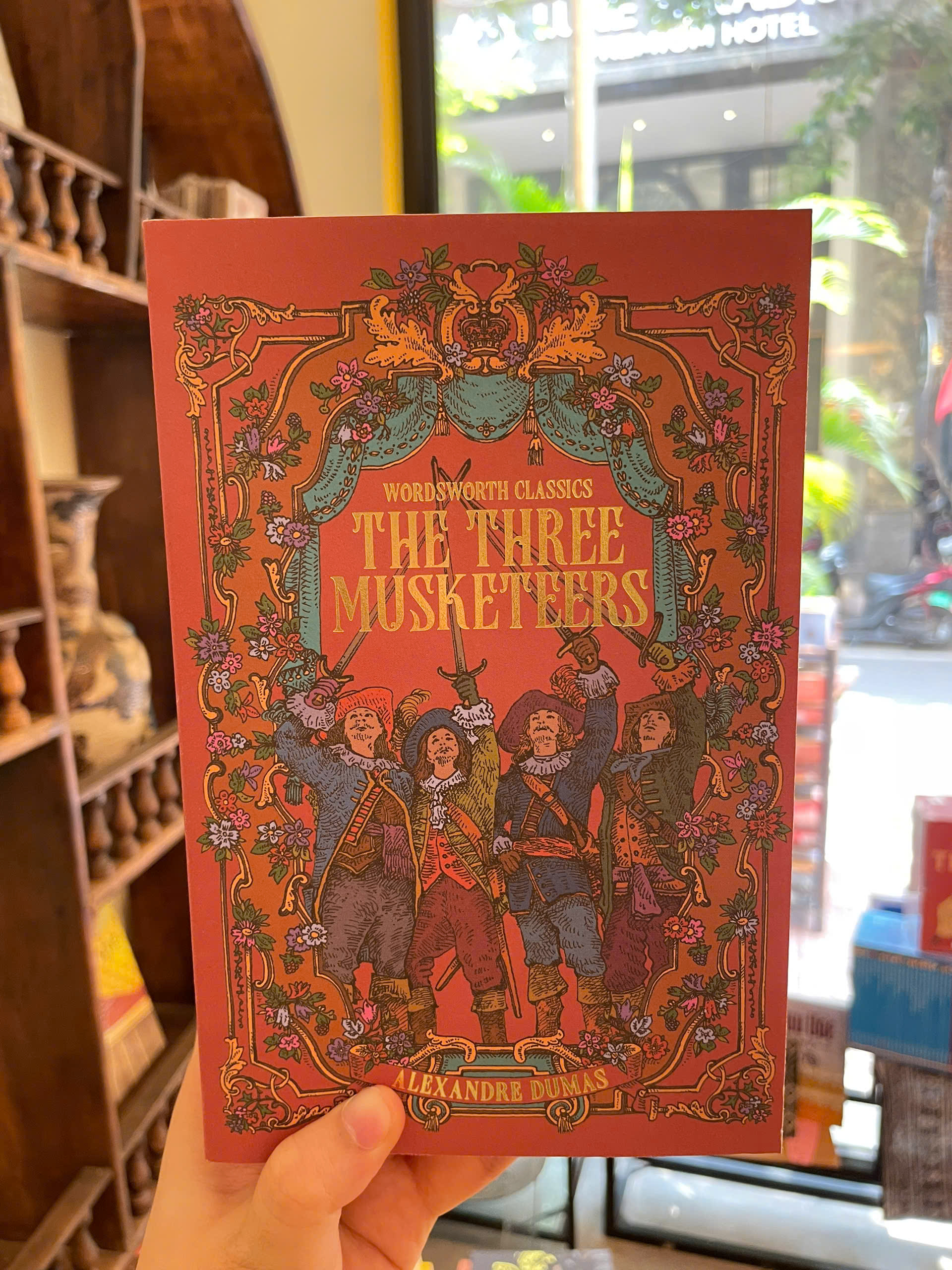 Sách - The Three Musketeers by Alexandre Dumas - Classics/Fiction/Historical Fiction book in English